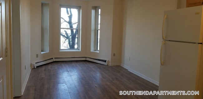 Building Photo - 92 Hammond St