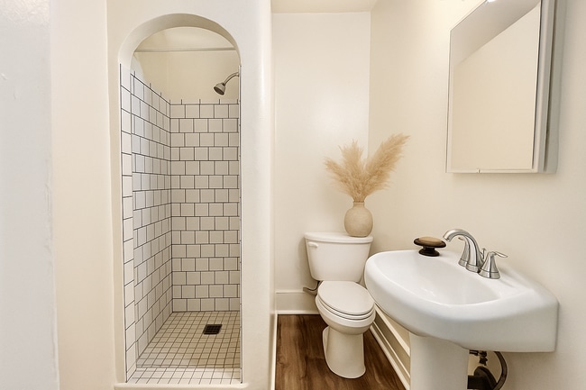 Building Photo - 2608 Normandie Ave