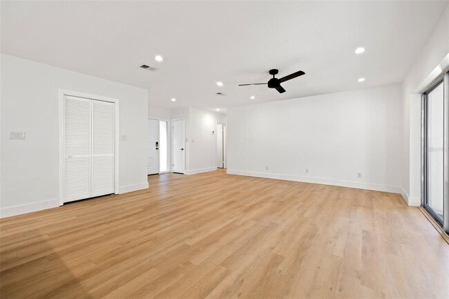 Building Photo - 3408 W Swann Ave