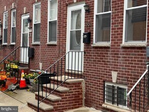 Building Photo - 1551 S Lambert St