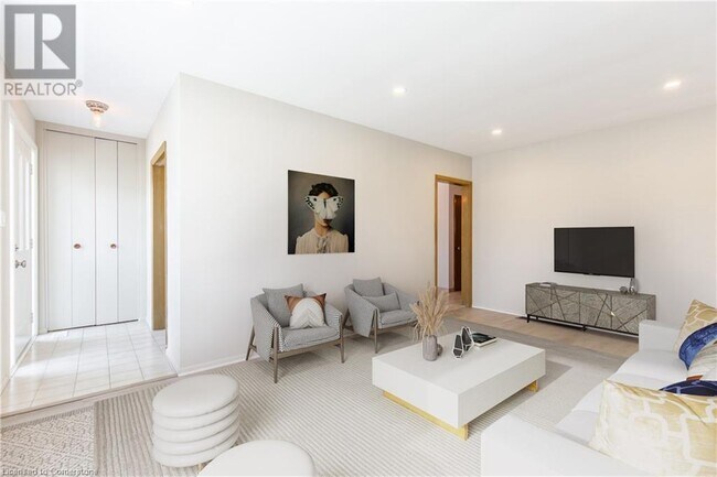Photo du bâtiment - 249 W 33rd St