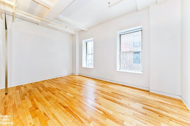 Foto del edificio - 16 W 19th St