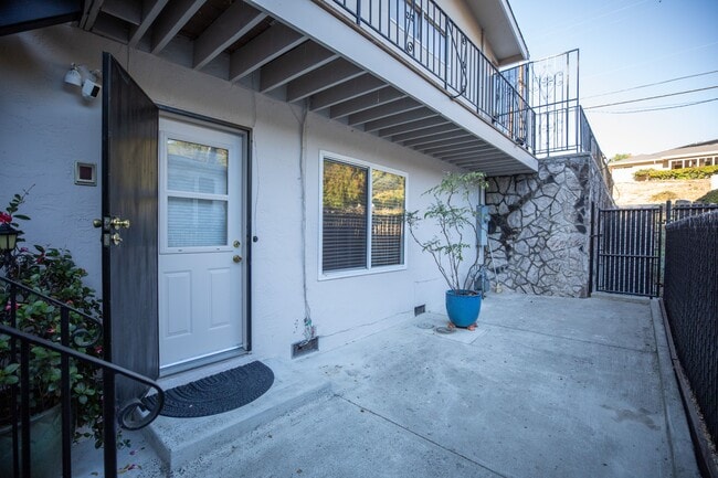 Building Photo - 5412 Sobrante Ave