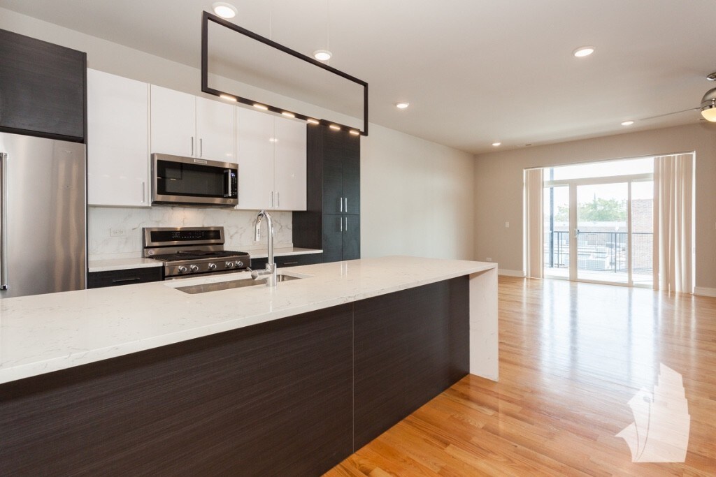 Foto principal - 1639 W Grand Ave