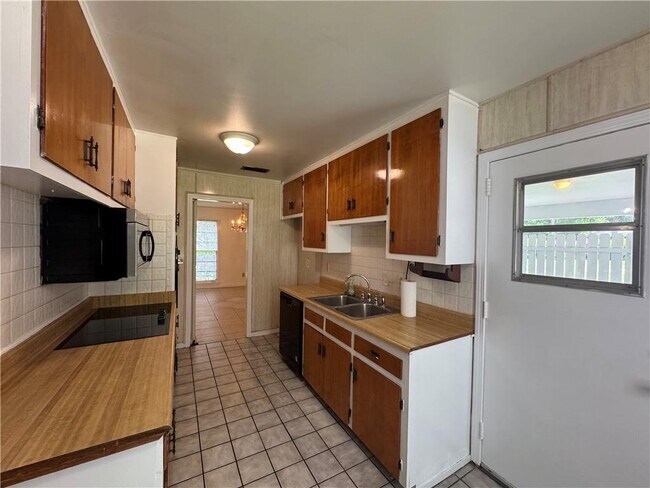 Building Photo - 1054 Gallen Ct