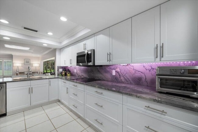 Building Photo - 13400 Polo Rd W