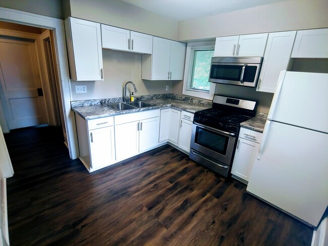 Newly renovated Kitchen - 988 Randolph Ave