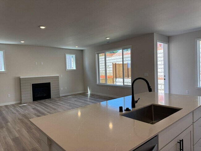 Building Photo - New Construction .... be the first to live...