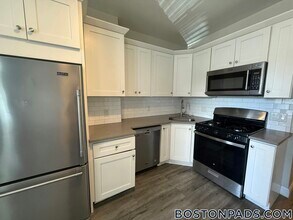 Building Photo - 195 Maverick St