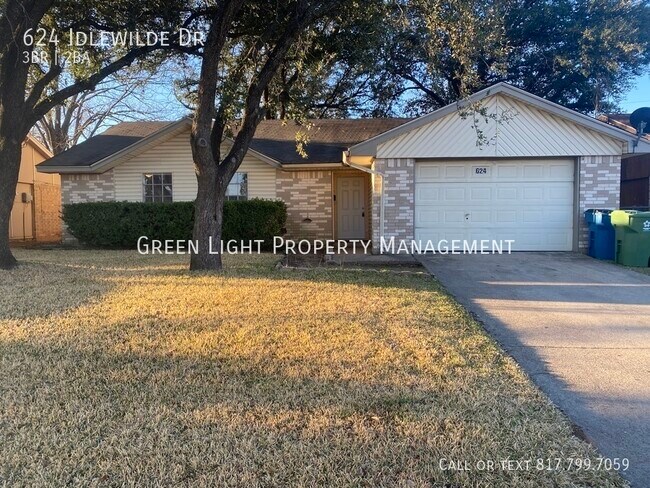Building Photo - 624 Idlewilde Dr