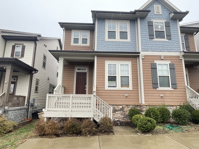 Primary Photo - East Nashville home with fenced yard, wash...