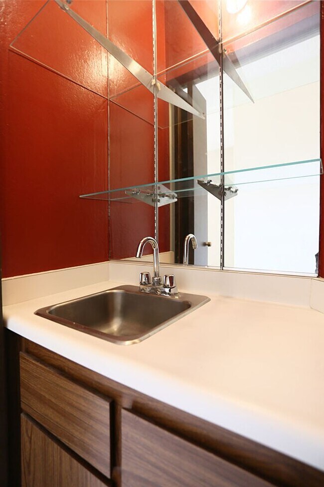 Building Photo - Open House: Sunday(3/3)12pm-12:30pm Spacio...