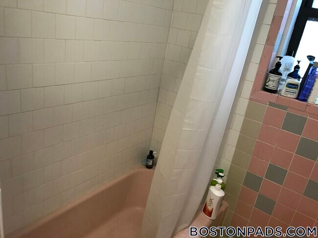 Foto del edificio - 1283 Commonwealth Ave