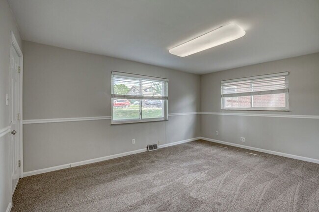 Foto del edificio - 5739 Cheviot Rd