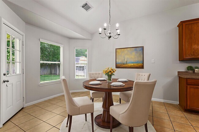 Building Photo - 2702 Orchard Creek Ln