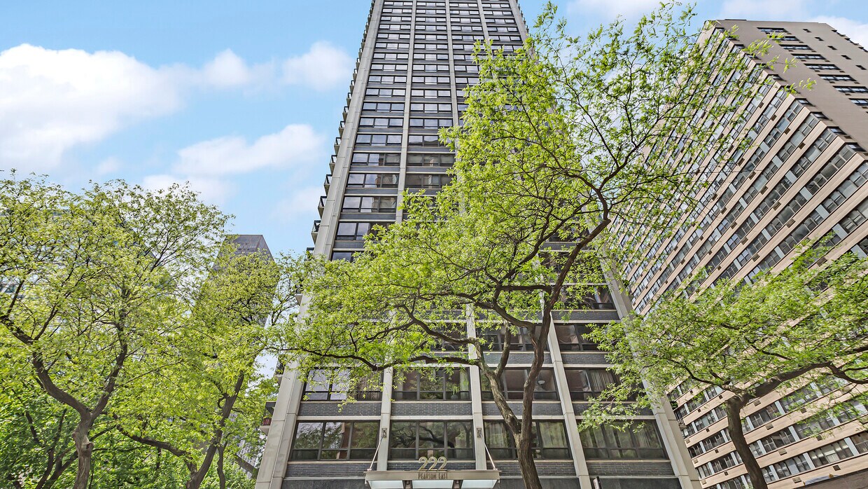 Foto principal - 222 E Pearson St