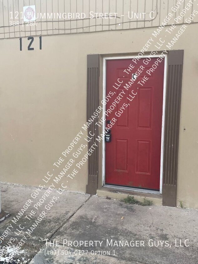 Primary Photo - 121 Hummingbird St