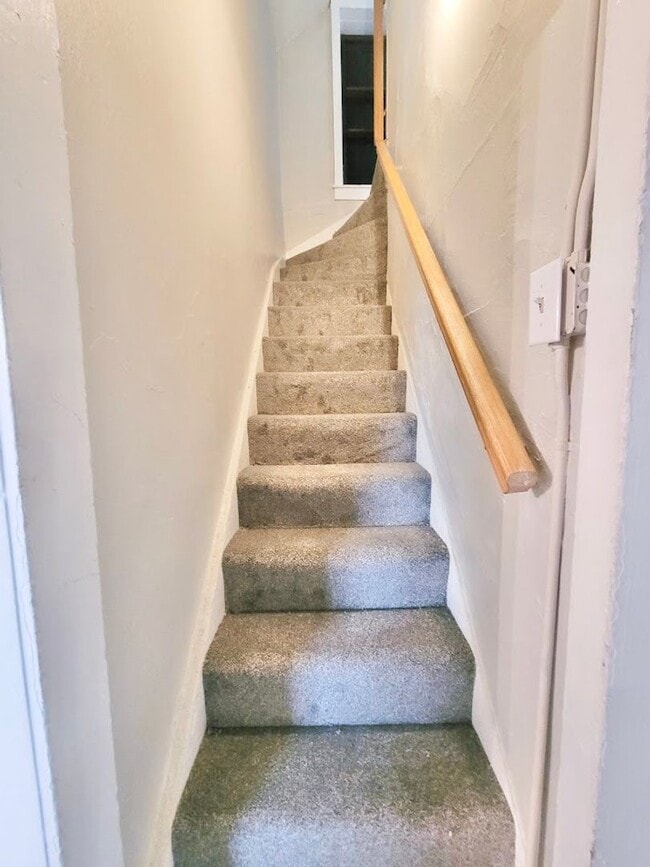 Foto del edificio - Charming 3 bed 1 bath 2 garage house in Pu...
