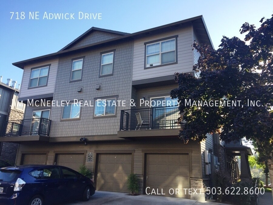 Primary Photo - Quatama 3 bedroom Condo with Central A/C a...