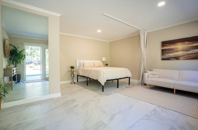 Building Photo - 3219 Sumac Rd