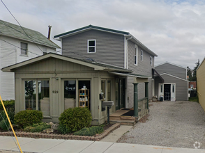 Building Photo - 529 Ridge St