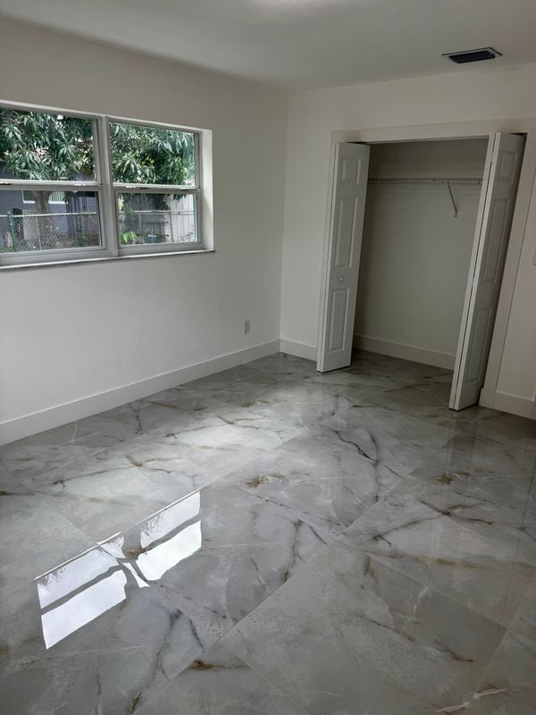 Building Photo - 2040 NW 185th Ter