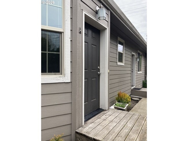 Building Photo - 3324 SE 11th Ave