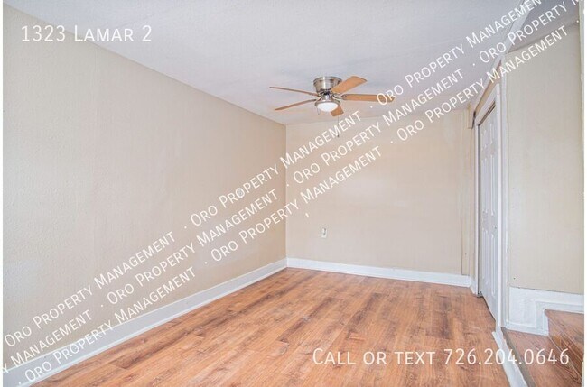 Foto del edificio - 1323 Lamar St