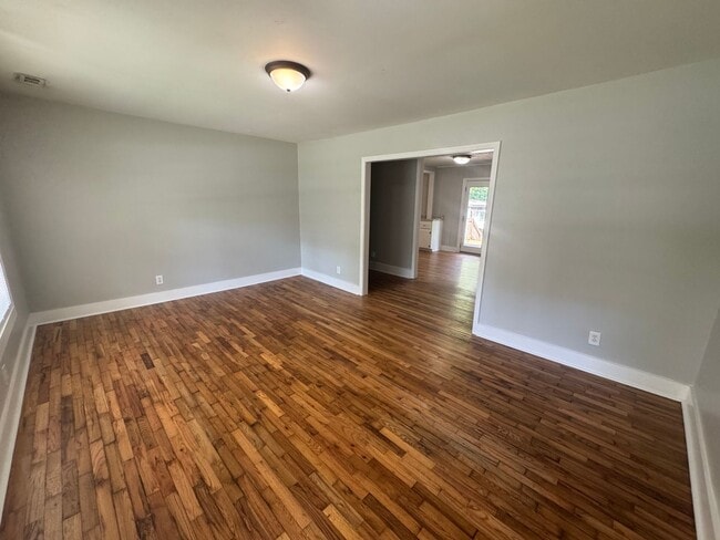 Foto del edificio - 3/1 House in West Rome $1,195