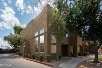 Building Photo - 1718 W Colter St