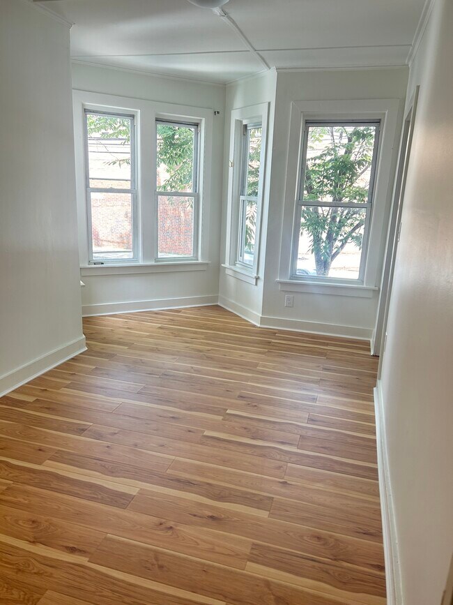 Bedroom 1 - 27 Alston St