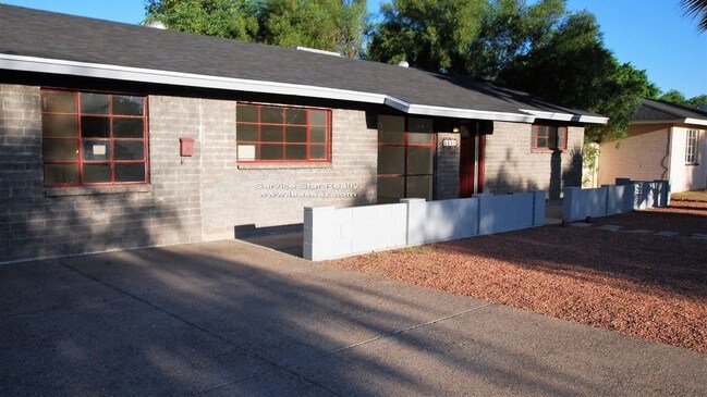 Building Photo - 3830 N 48th Pl