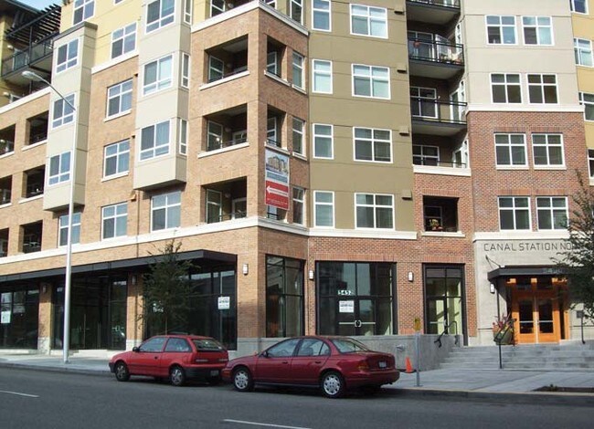 Fotografía del edificio - Canal Station