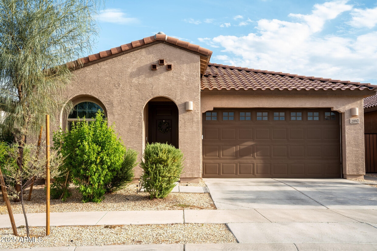 Primary Photo - 2897 E Yuma Ave