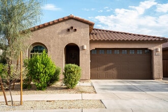 Building Photo - 2897 E Yuma Ave
