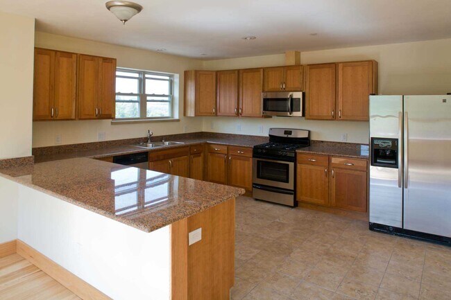 Foto del edificio - 143 Maple Ave