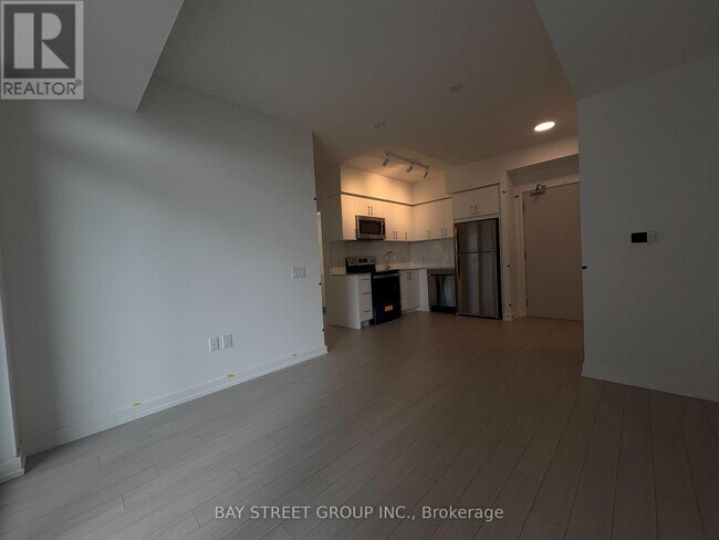 Photo du bâtiment - 4010 Eglinton Ave W