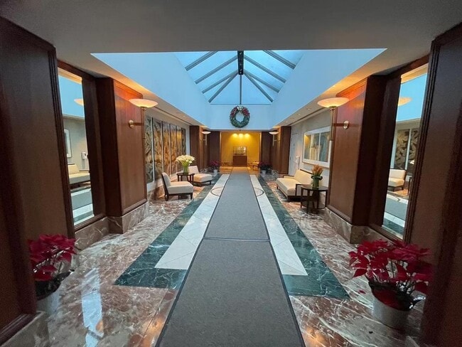 Building Photo - 2 S End Ave