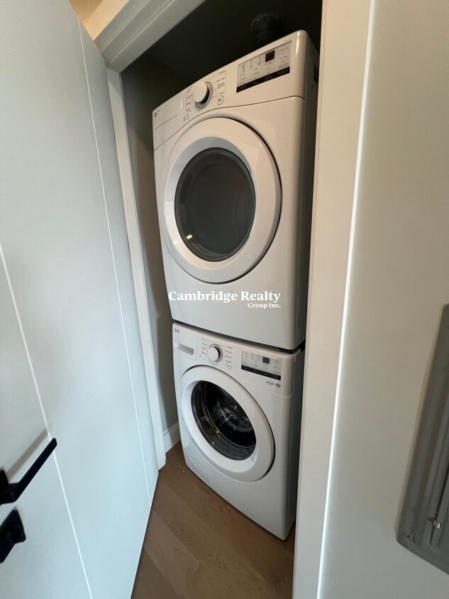 Primary Photo - 16 Central St