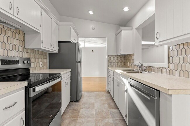 Foto del edificio - 2637 NE 138th Pl