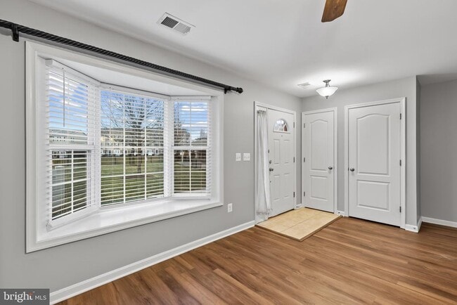 Foto del edificio - 1900 Lennox Dr