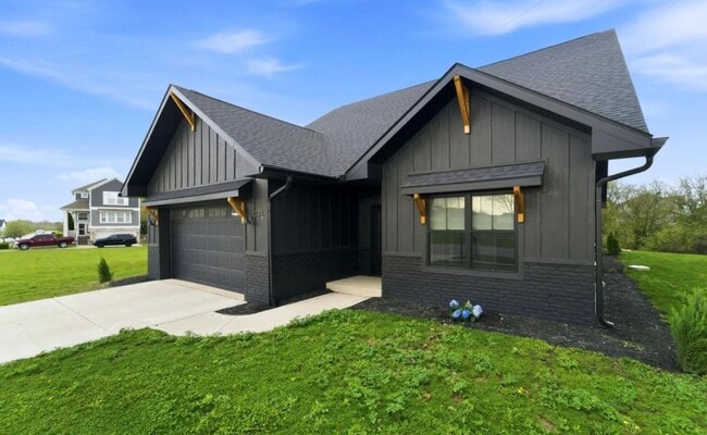 Building Photo - 331 Cherryhill St