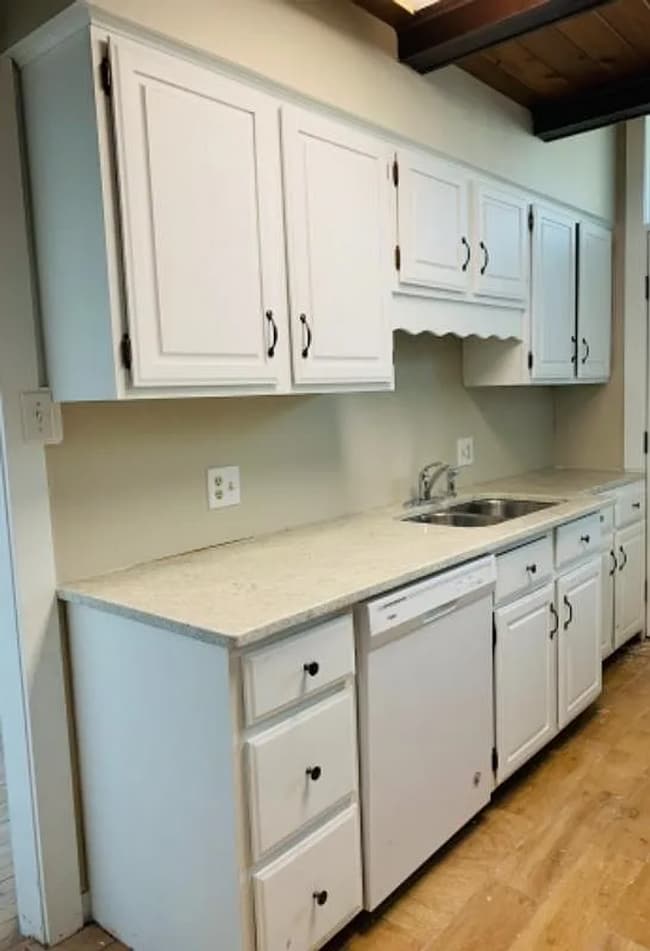 Building Photo - 410 S 40th St