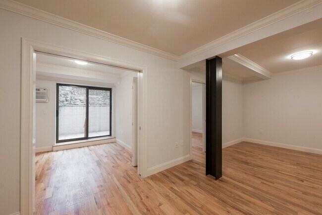 Foto del edificio - 112 E 36th St