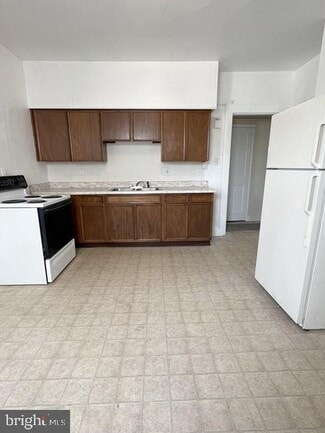 Building Photo - 419 N Newberry St