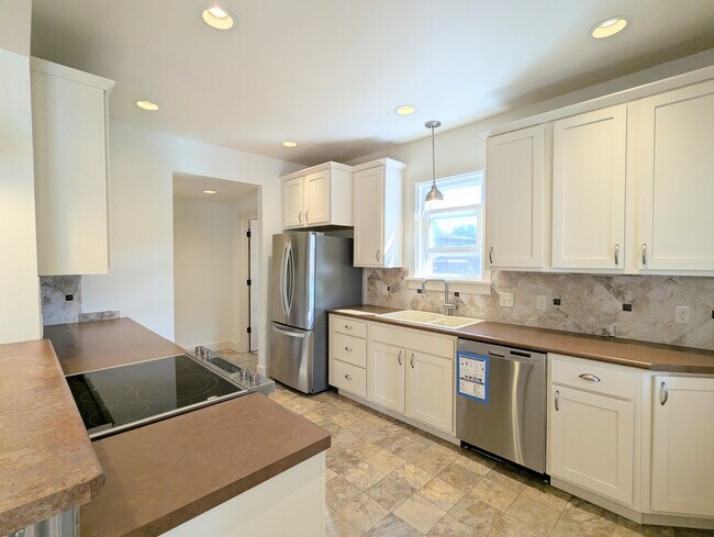 Foto del edificio - 316 N Tracy Ave