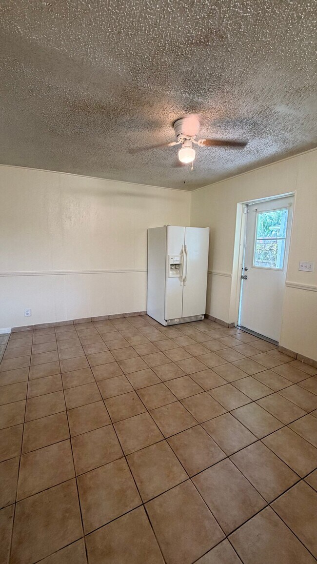 Building Photo - 1584 E Breezy Ln