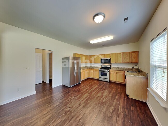 Foto del edificio - 104 Thorsen Dr