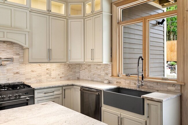 Foto del edificio - 6 Howland St