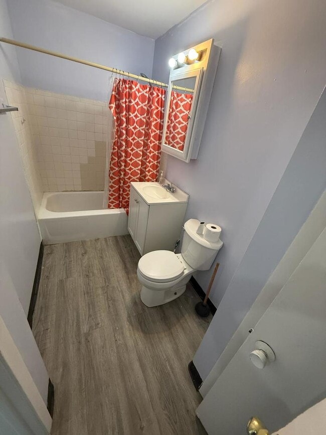 Foto del edificio - 1195 Meadow Ln